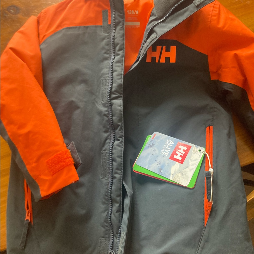Helly Hansen boys winter coat size 8 BNWT
